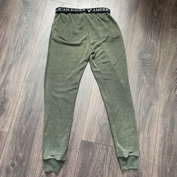 🚨Last Chance🚨 Olive Green Women's Joggers American Eagle - Picture 7 of 8